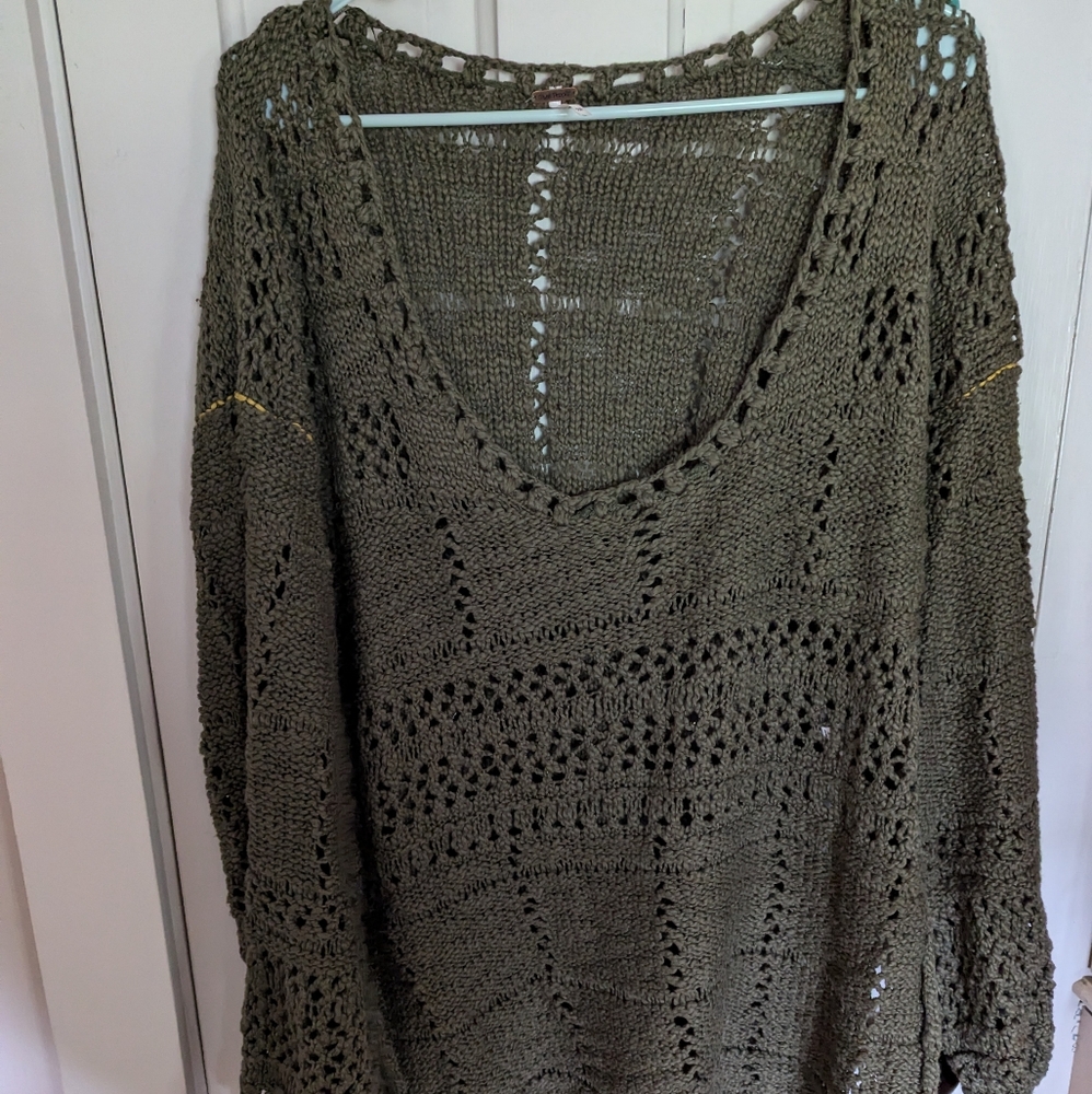 Free People Loose Knit Pullover sweater - side slits - size XS